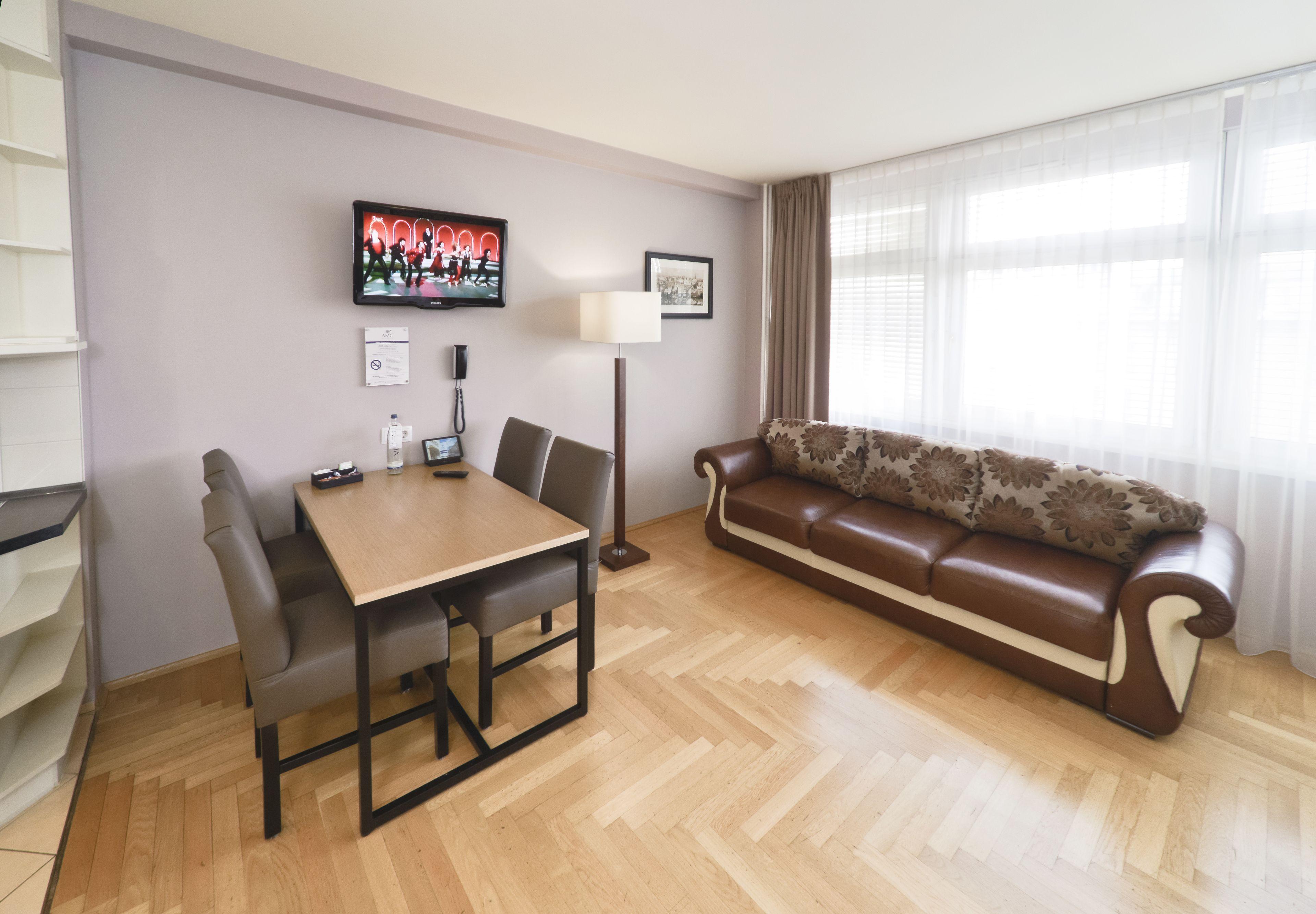 Youth Apartments - Ku'Damm — Photos 1